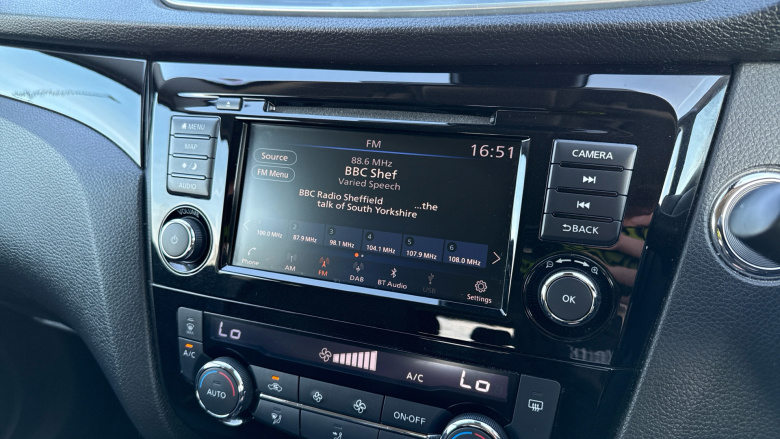 Nissan Qashqai 1.3 DiG-T 160 [157] N-Connecta 5dr DCT Glass Roof Petrol Hatchback